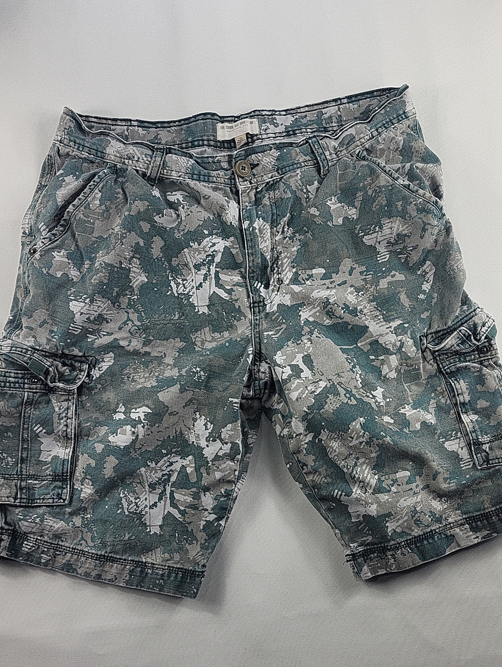 Vintage Triple Five Soul Camo Cargo Shorts Streetwear Size 38